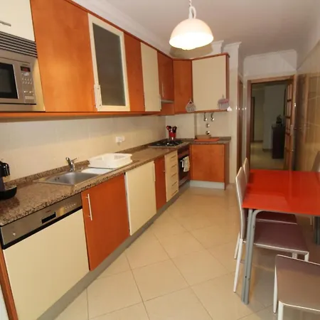 Center & Oura Beach & Strip - דירה אלבופיירה