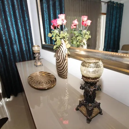 דירה Center & Oura Beach & Strip - *